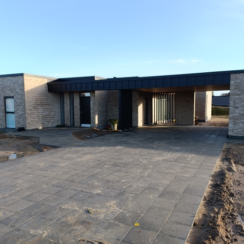 Indkørsel til garage