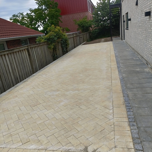 Ny indkørsel og flisearbejde til bolig