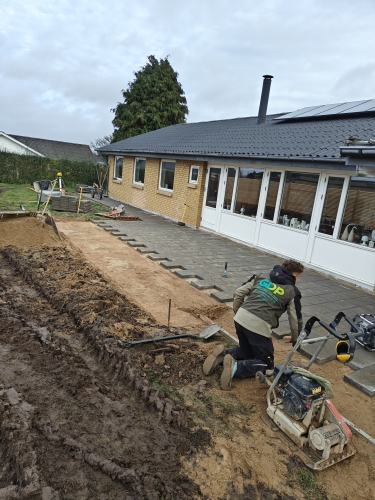 Flisearbejde til flisebelægning og renovering