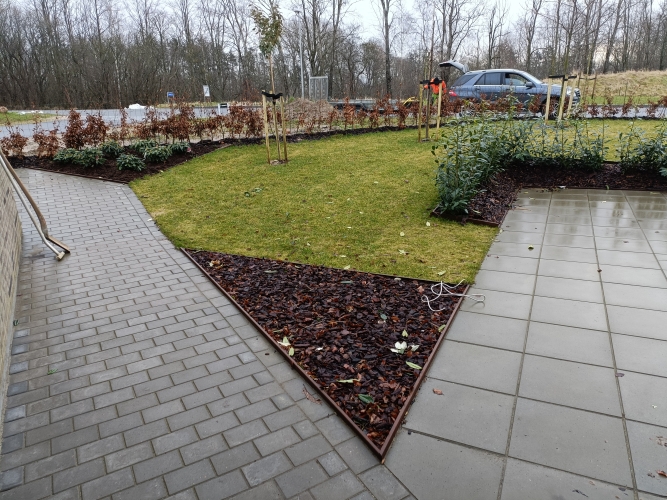 Haveanlæg og belægning af gangsti