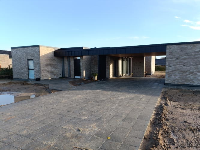 Indkørsel til garage