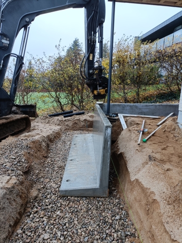 Anlægsentreprise af støttemur